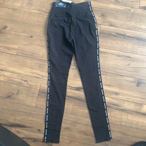 Black Hollister high rise leggings